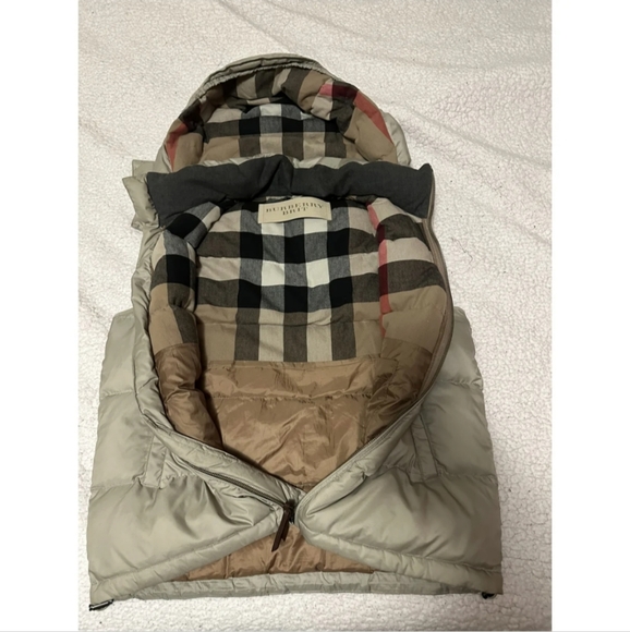 Authentic Burberry Vest - Picture 2 of 4